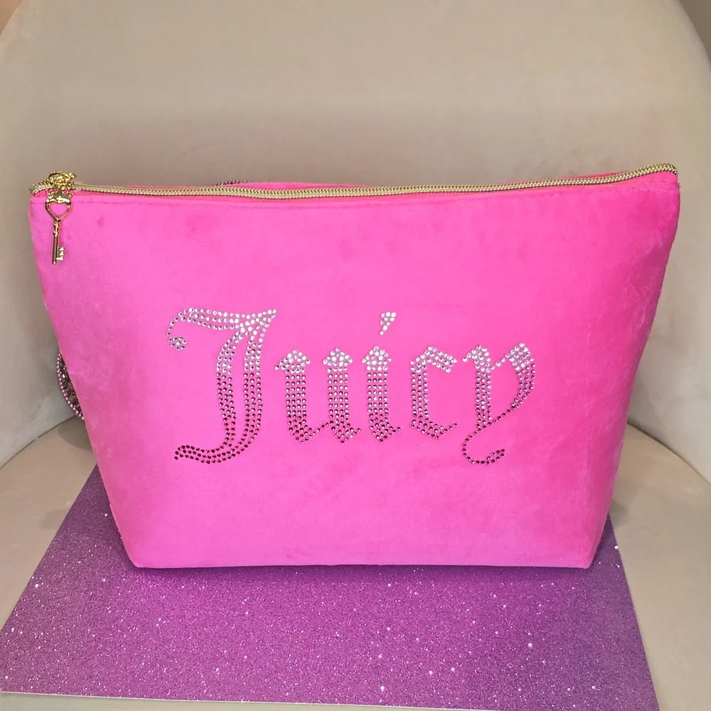 🎉HP🎉Juicy Couture 💖NWOT💖 Beautiful Pink Velvety Large Cosmetic Bag!💖💖💖 - Picture 10 of 10